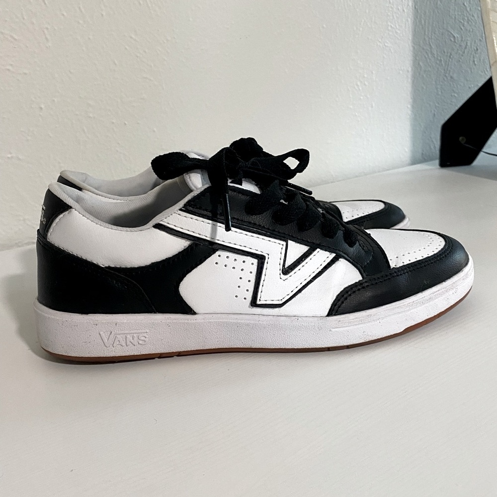 Vans Lowland ComfyCush Leather Sneaker - Size 9 (Women’s)